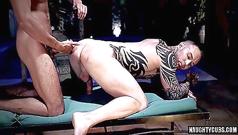 I'l repeat and i ladder, linet two guys fuck