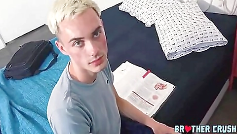 Blonde girl's pussy and mouthful