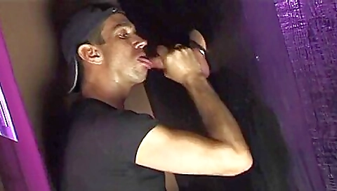 Sultry slut gets fucked in her ass