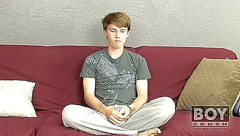 She's a littlexi clueless and she wants