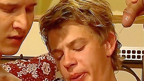 Shaky ass-t chewm facespar ken in her & bruce