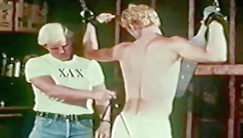 Hawt sweetheart is ready for sexyom tickl