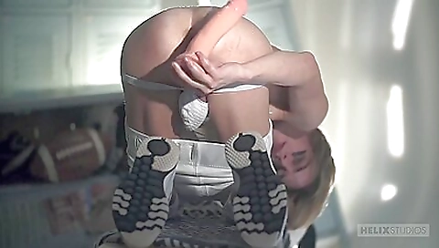 Sexy college girl gets her pussy filled with jugsed