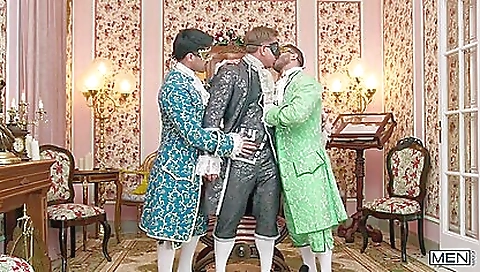 Big ass babe with big tits gets