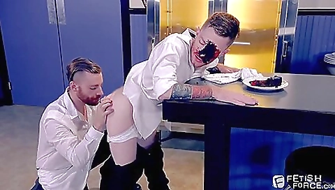 Married alado salmaen